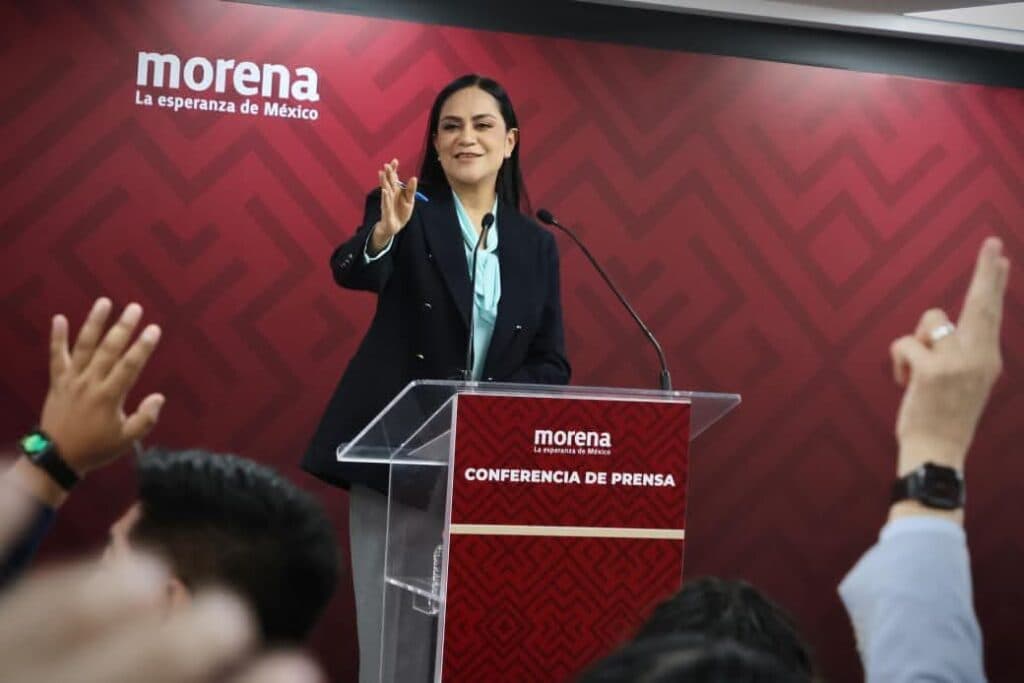 Ariadna Montiel Reyes, presidenta de Morena, durante conferencia de prensa sobre la alianza política con PT y PVEM.