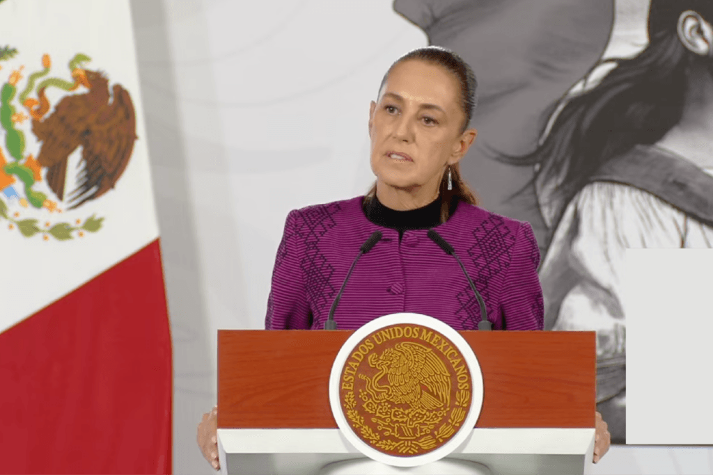Claudia Sheinbaum durante la Mañanera del Pueblo, abordando comentarios sobre Trump y la postura del Gobierno federal.