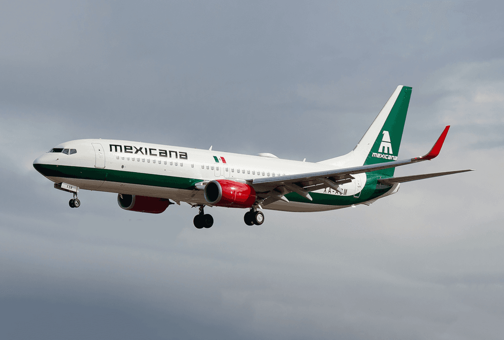 Aeronave de Mexicana de Aviación en aproximación a un aeropuerto, simbolizando la apertura de nuevas rutas aéreas entre México y Estados Unidos.