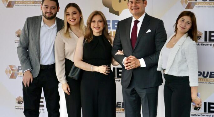 Armenta con propuestas dio nocaut a sus adversarios en el debate