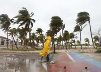 Beryl se dirige hacia Tamaulipas y Texas, ahora como tormenta