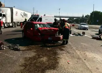 Mujer muerta por accidente en carretera Querétaro