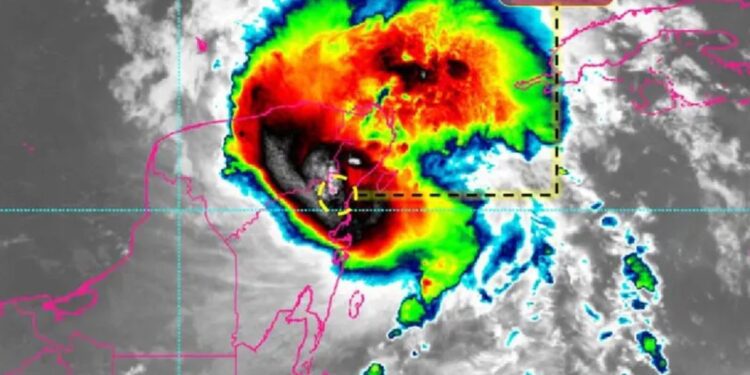 El huracán ‘Beryl’ llegó a Tulum, Quintana Roo, como categoría 2