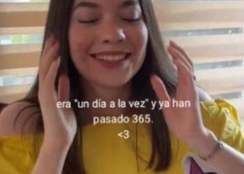 Mujer celebra primer aniversario de “contacto cero” con ex pareja