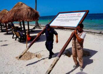 Suspenden actividades en 3 municipios de Quintana Roo y 24 de Yucatán por el huracán ‘Beryl’