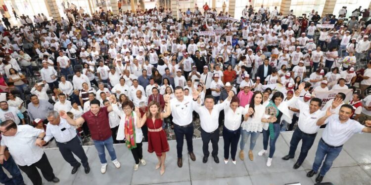 Orgulloso de mis raíces mixtecas, se gobierna con el pueblo, no con la realeza refiere Armenta