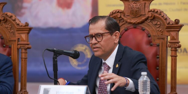 PRESENTAN EN FERIA DE MINERIA LIBRO SOBRE LIMITES DE PROPIEDAD