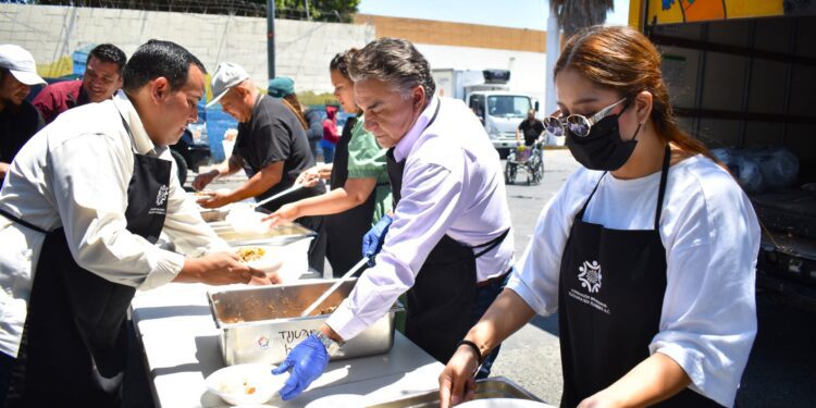 RUIZ URIBE VISITA FUNDACIÓN BINACIONAL “TIJUANA SIN HAMBRE”