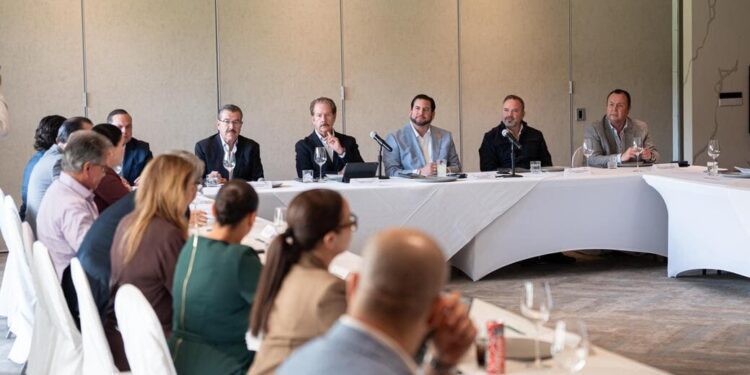Sostiene Ismael Burgueño encuentro con integrantes del Consejo Coordinador Empresarial (CCE) de Tijuana